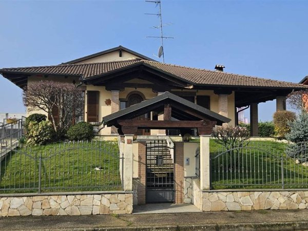 casa indipendente in vendita a Caresanablot