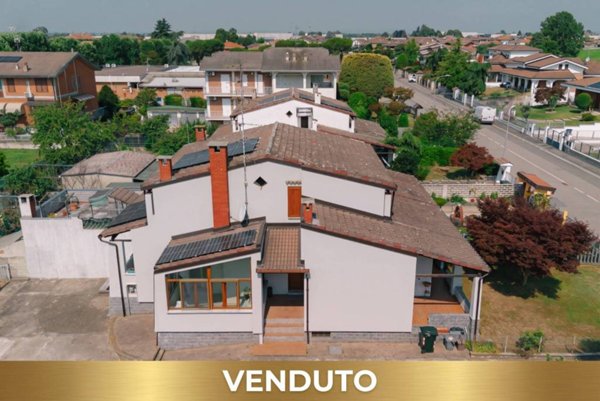 casa indipendente in vendita a Caresanablot
