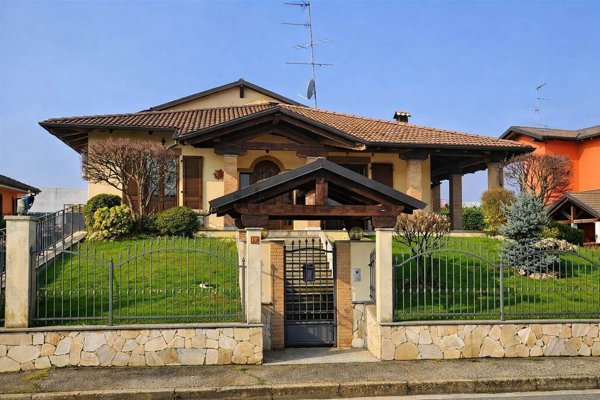 casa indipendente in vendita a Caresanablot