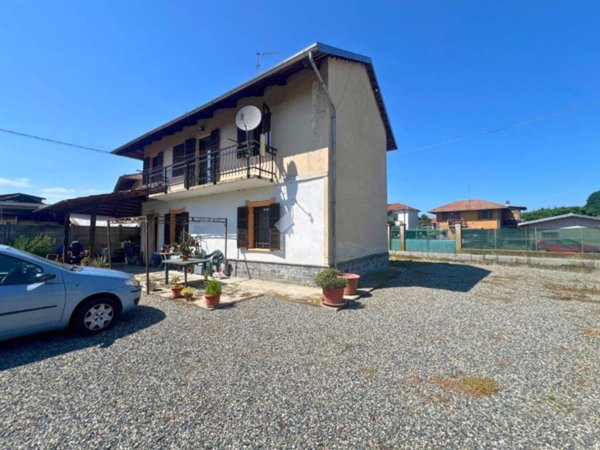 casa indipendente in vendita a Carisio