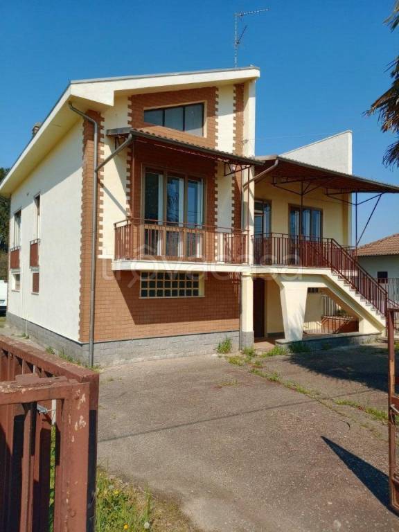 casa indipendente in vendita a Carisio