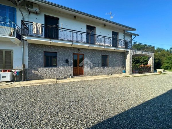 casa indipendente in vendita a Carisio