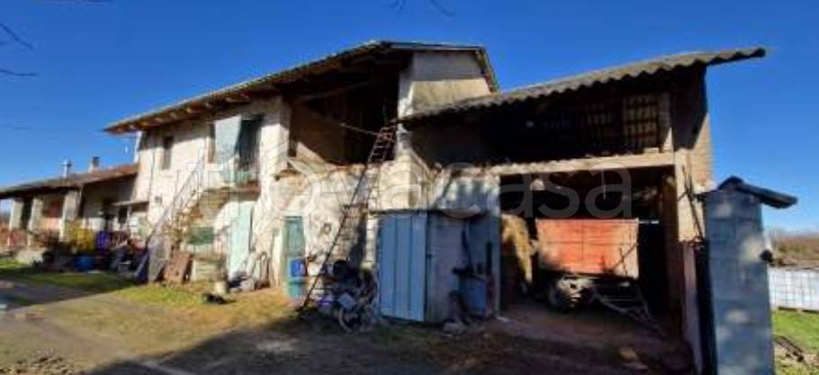 locale commerciale in vendita a Carisio