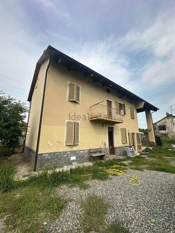 casa indipendente in vendita a Carisio