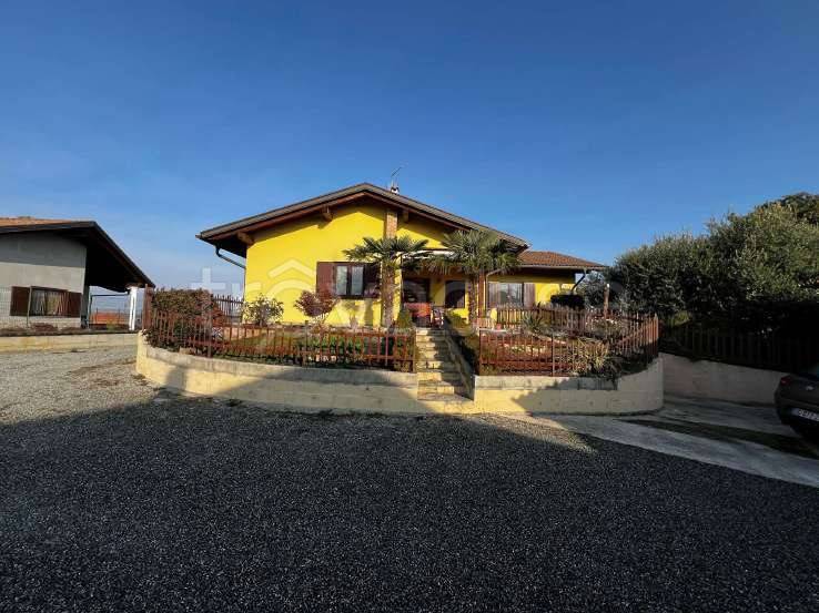 casa indipendente in vendita a Carisio