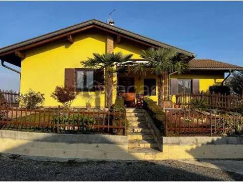 casa indipendente in vendita a Carisio