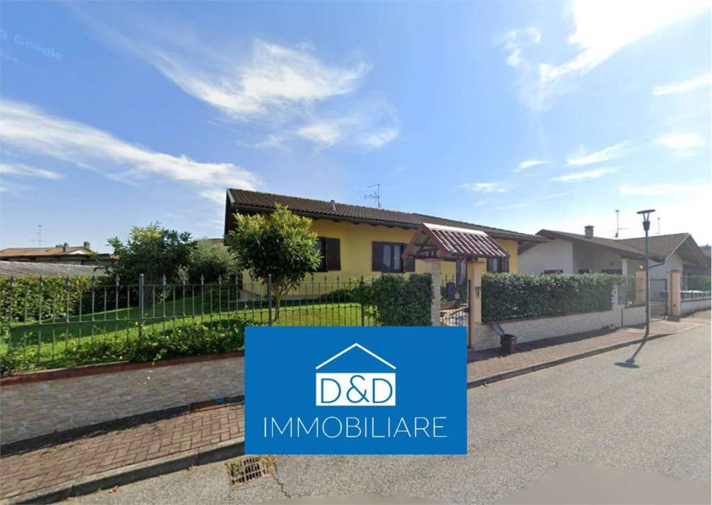 casa indipendente in vendita a Carisio
