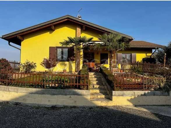 casa indipendente in vendita a Carisio