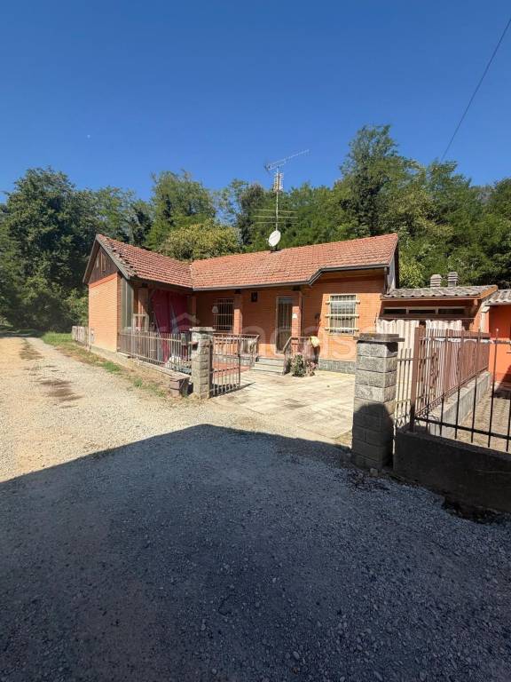 casa indipendente in vendita a Carisio