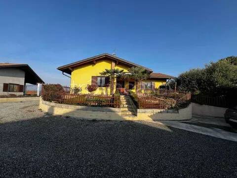 casa indipendente in vendita a Carisio
