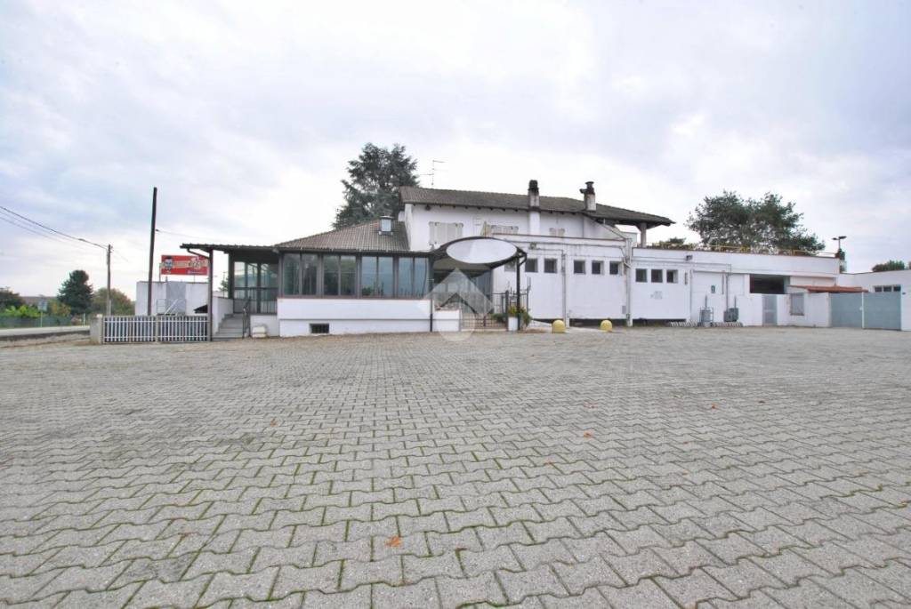 negozio in vendita a Cigliano