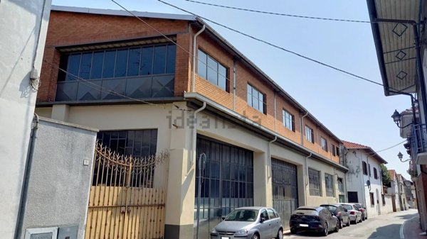 capannone in vendita a Cigliano