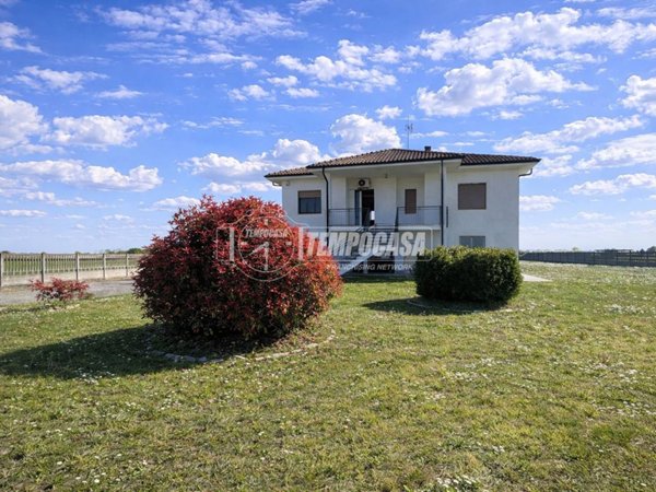 casa indipendente in vendita a Cigliano in zona Olmetto