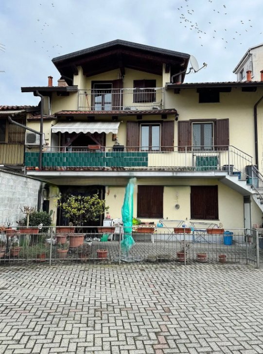 casa indipendente in vendita a Cigliano in zona Olmetto