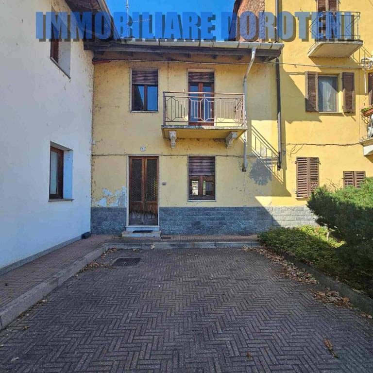 casa indipendente in vendita a Collobiano