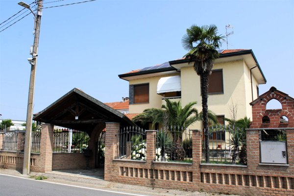 casa indipendente in vendita a Costanzana
