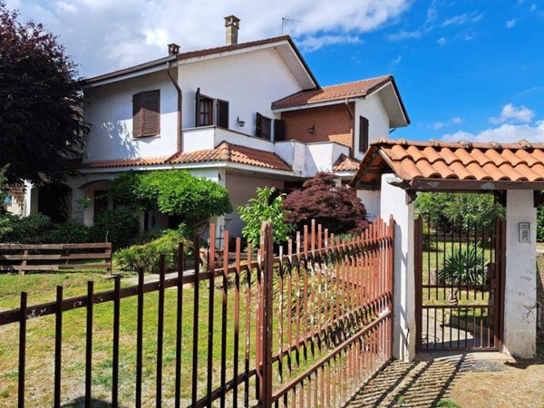 casa indipendente in vendita a Costanzana