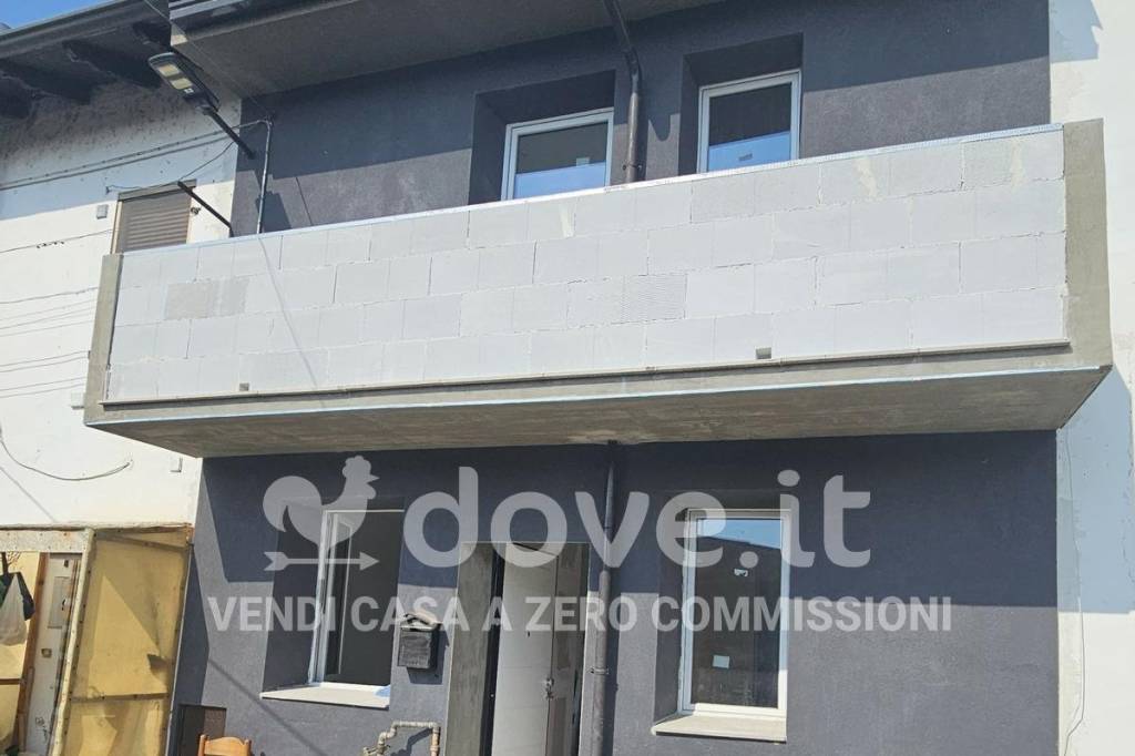 casa indipendente in vendita a Costanzana