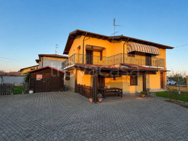 casa indipendente in vendita a Costanzana
