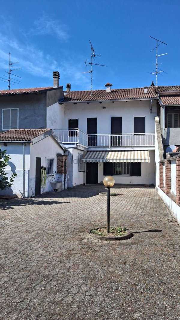 casa indipendente in vendita a Costanzana