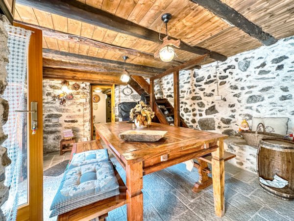 casa indipendente in vendita a Cravagliana
