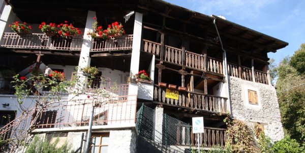 casa semindipendente in vendita a Cravagliana