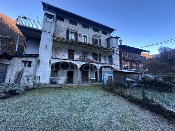 casa indipendente in vendita a Cravagliana