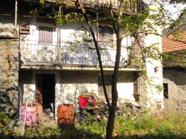 casa indipendente in vendita a Cravagliana