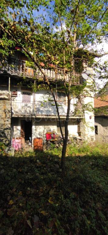 casa indipendente in vendita a Cravagliana