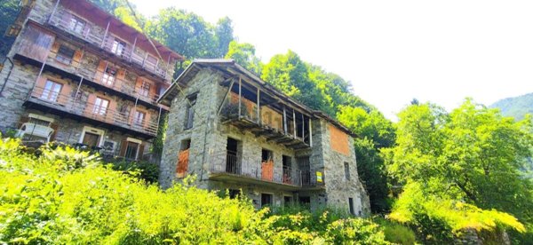 casa semindipendente in vendita a Cravagliana