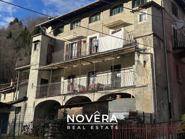 casa indipendente in vendita a Cravagliana