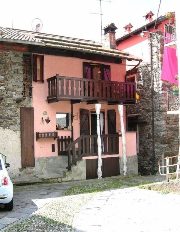 casa indipendente in vendita a Cravagliana