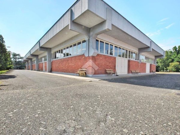 locale commerciale in vendita a Crescentino