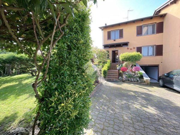 casa indipendente in vendita a Crescentino