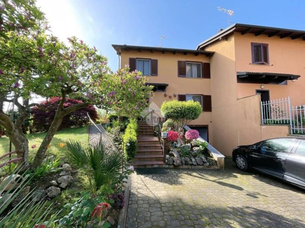 casa indipendente in vendita a Crescentino