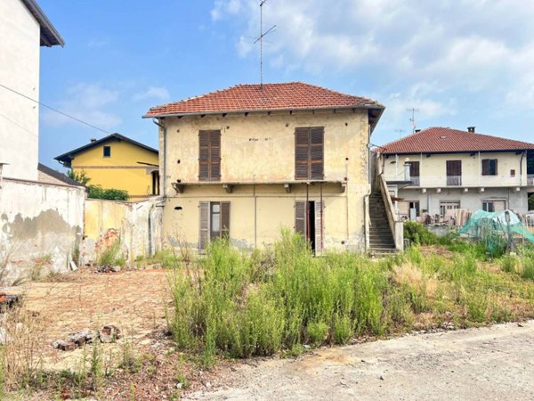 casa indipendente in vendita a Crescentino