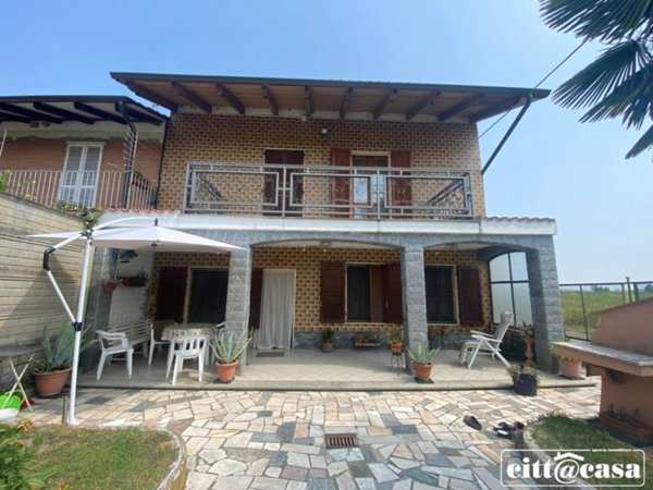 casa indipendente in vendita a Crescentino