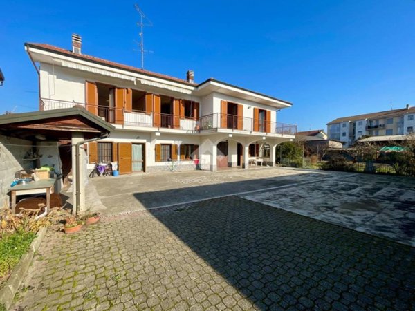 casa indipendente in vendita a Crescentino