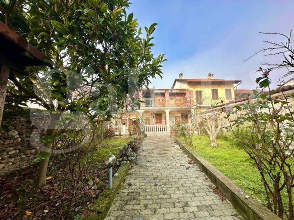 casa indipendente in vendita a Crescentino in zona Santa Maria