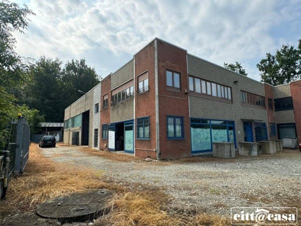 locale commerciale in vendita a Crescentino