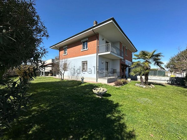 casa indipendente in vendita a Crescentino