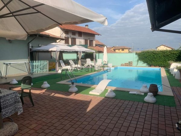 casa indipendente in vendita a Crescentino