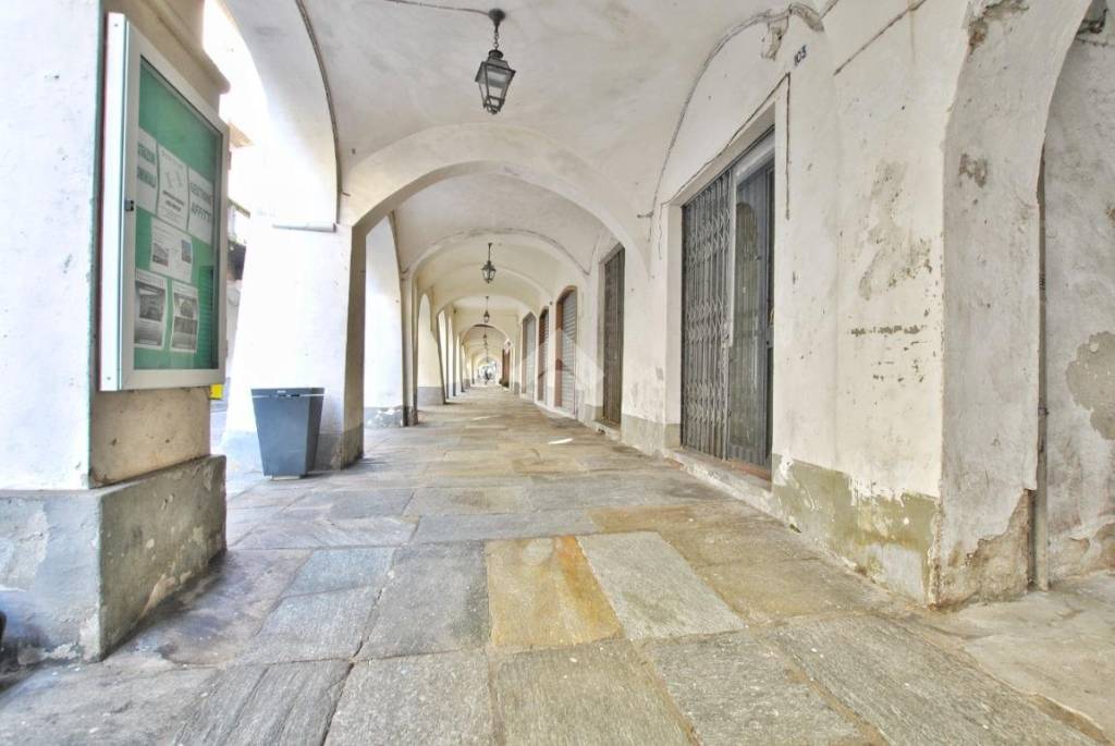 negozio in vendita a Crescentino