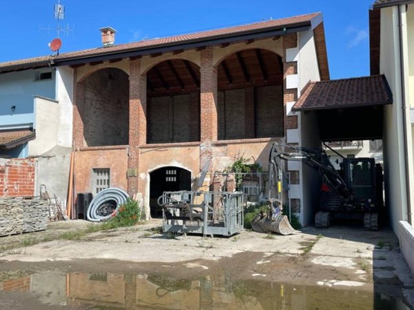 pentavano in vendita a Crescentino