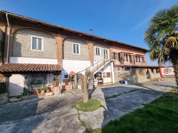 casa indipendente in vendita a Crescentino