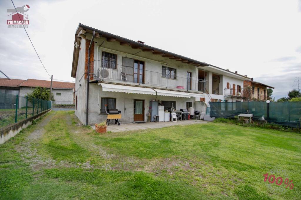 casa indipendente in vendita a Crescentino in zona Porzioni