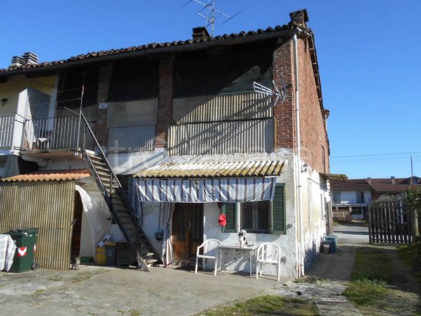 casa indipendente in vendita a Crescentino in zona Monte