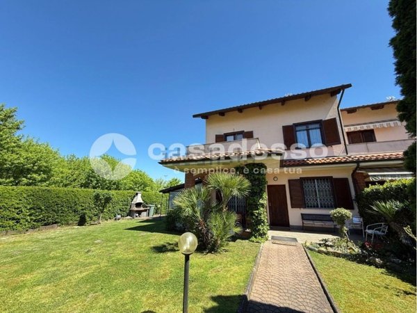 casa indipendente in vendita a Crescentino