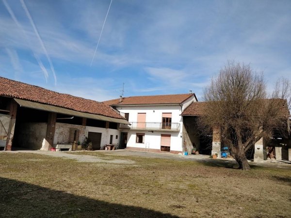 casa indipendente in vendita a Crescentino