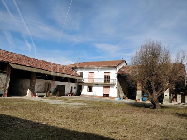 casa indipendente in vendita a Crescentino